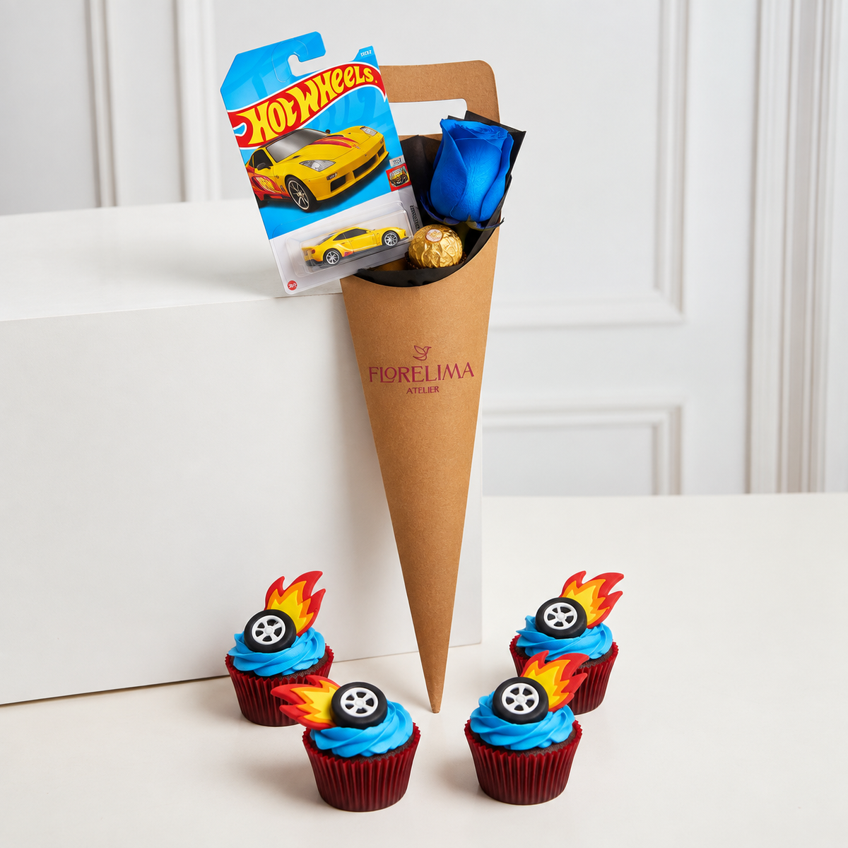 CONO HOT WHEELS +1 CARRITO HOT WHEELS+ 4 Cupcakes HotWheels