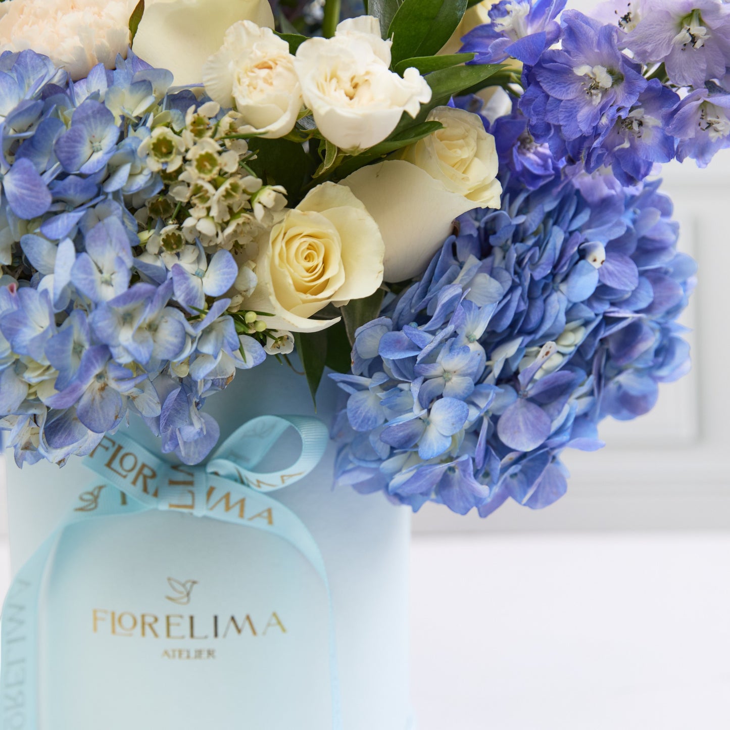 Box : rosas, anturio, clavel, delphinium