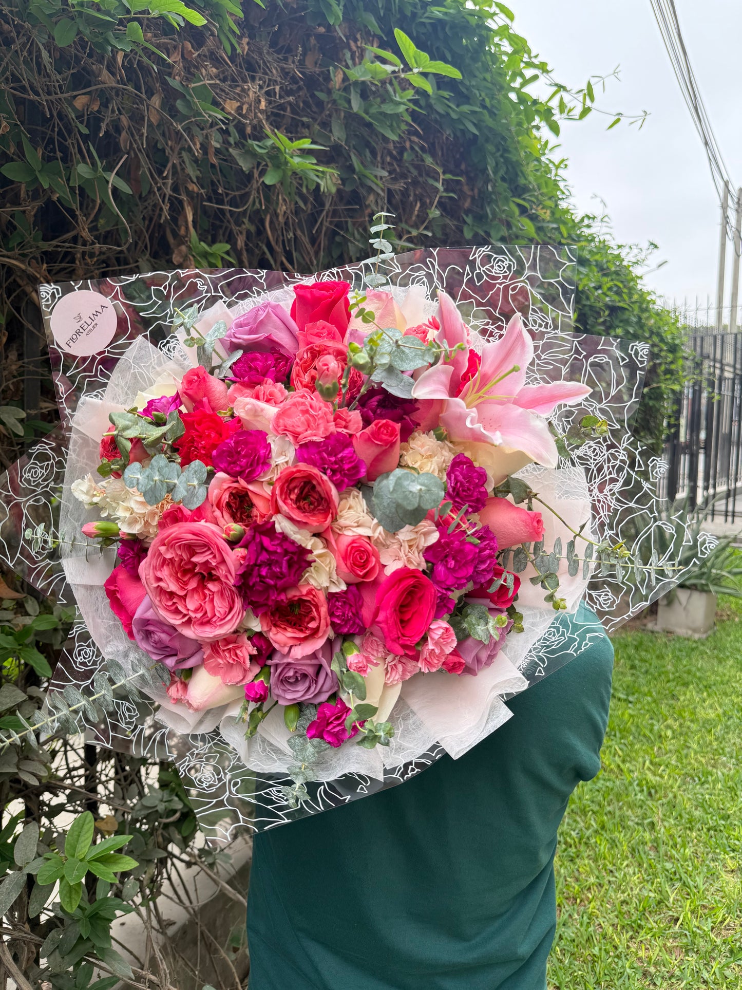 Ramo Nathy - Rosas, rosas de jardín y Lirio