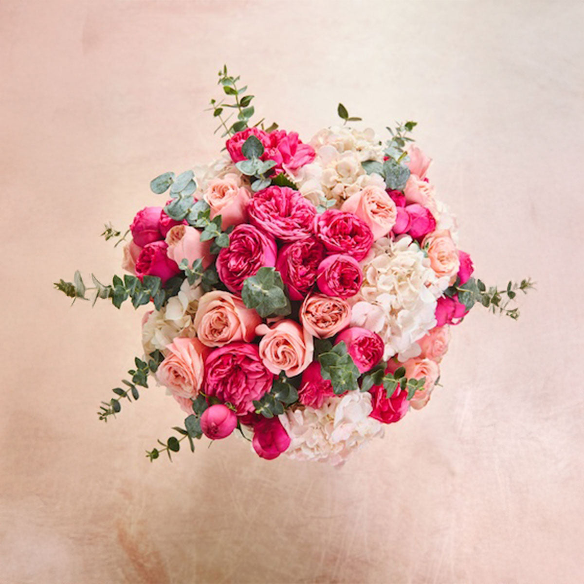 Box Ilusión Rosada : Mix peonias (Rosas Inglesas) , rosas de jardín y hortensias