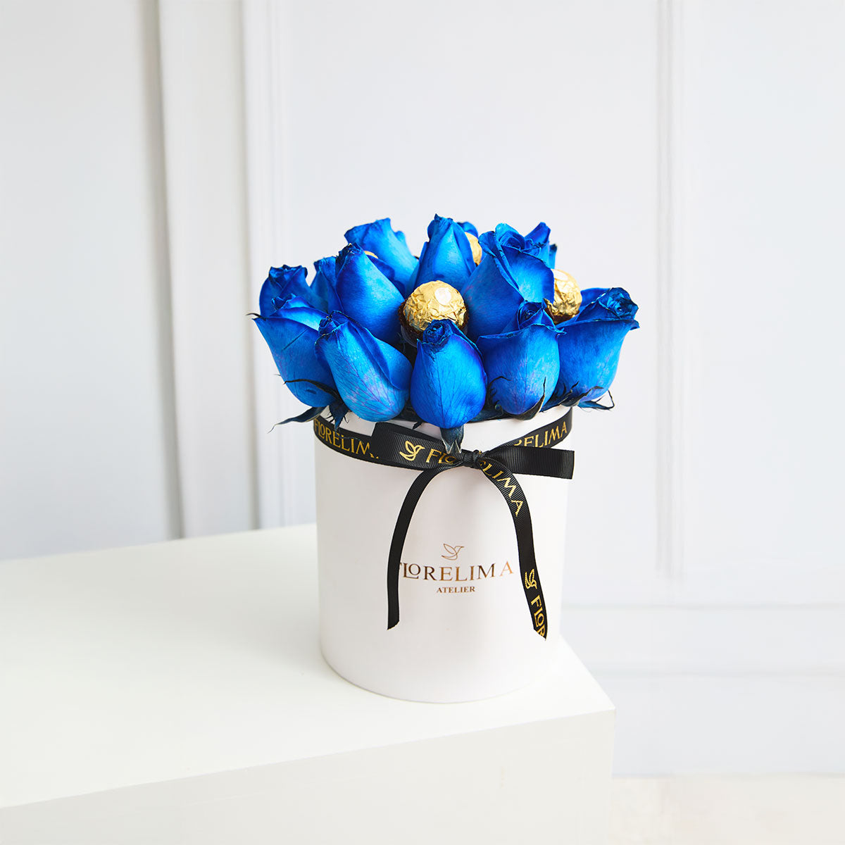 Box 15 Rosas Azules y Chocolate Ferrero