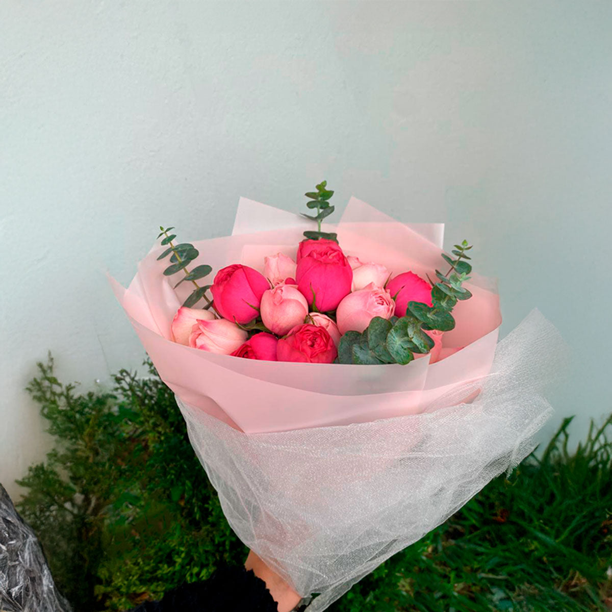 Ramo Peonias Glow: Rosas Inglesas