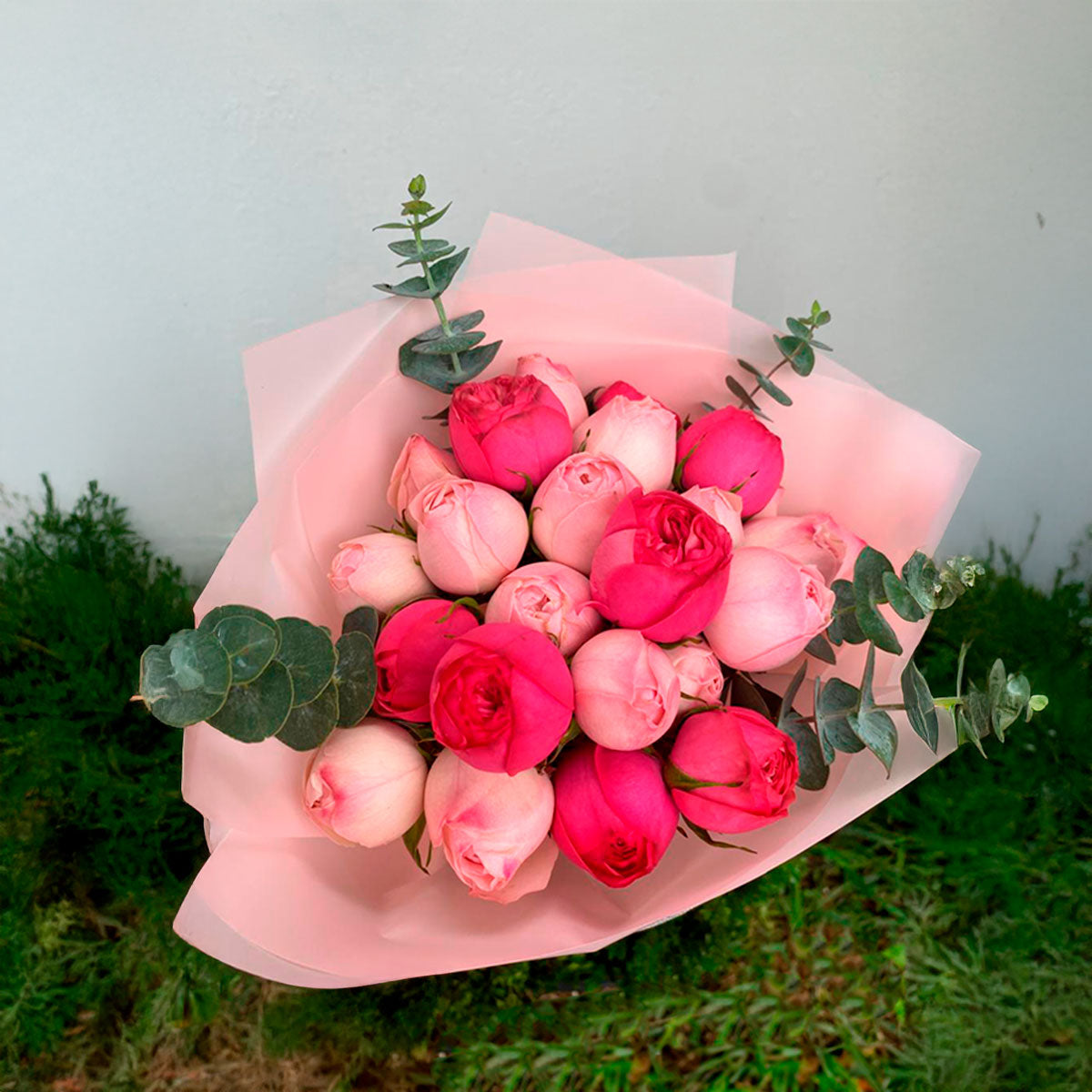 Ramo Peonias Glow: Rosas Inglesas