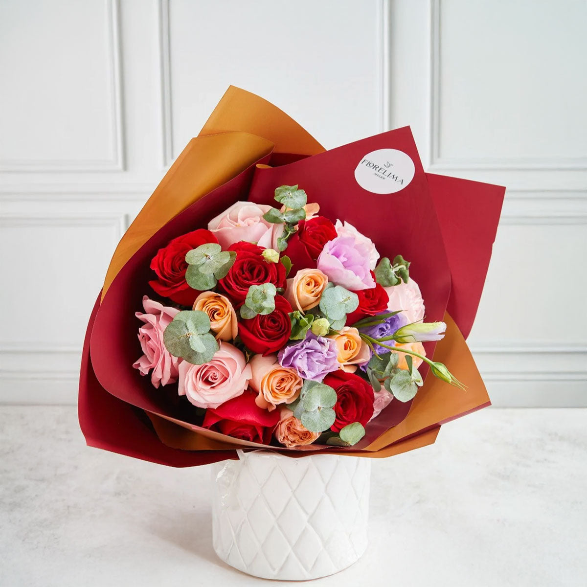 Ramo María: Rosas y Lisianthus