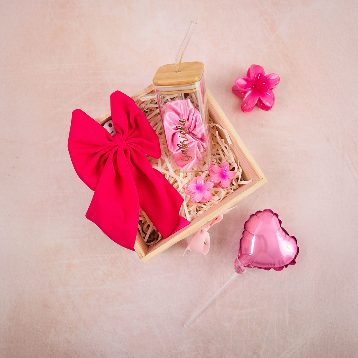 Set Rosa: Lazo, Gancho, Ganchitos, Taza Personalizada y Mini Ramo