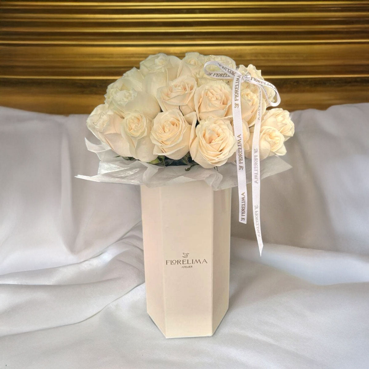 Tall Box White: Rosas blancas
