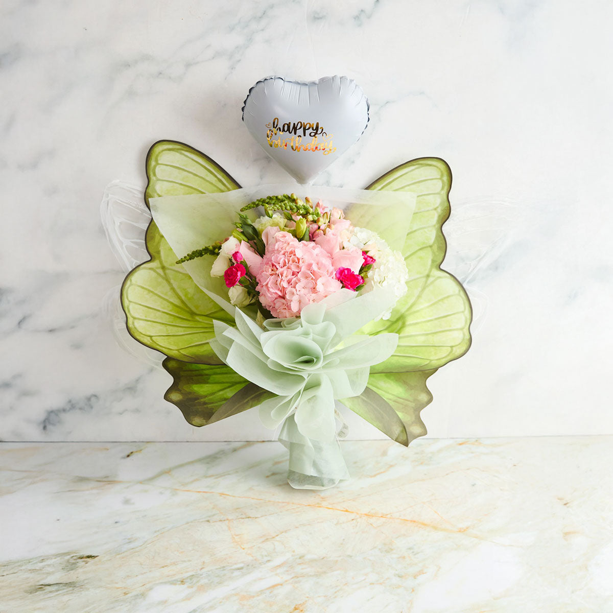 Mariposa Cumpleañera - Hortensia, rosas y dogo