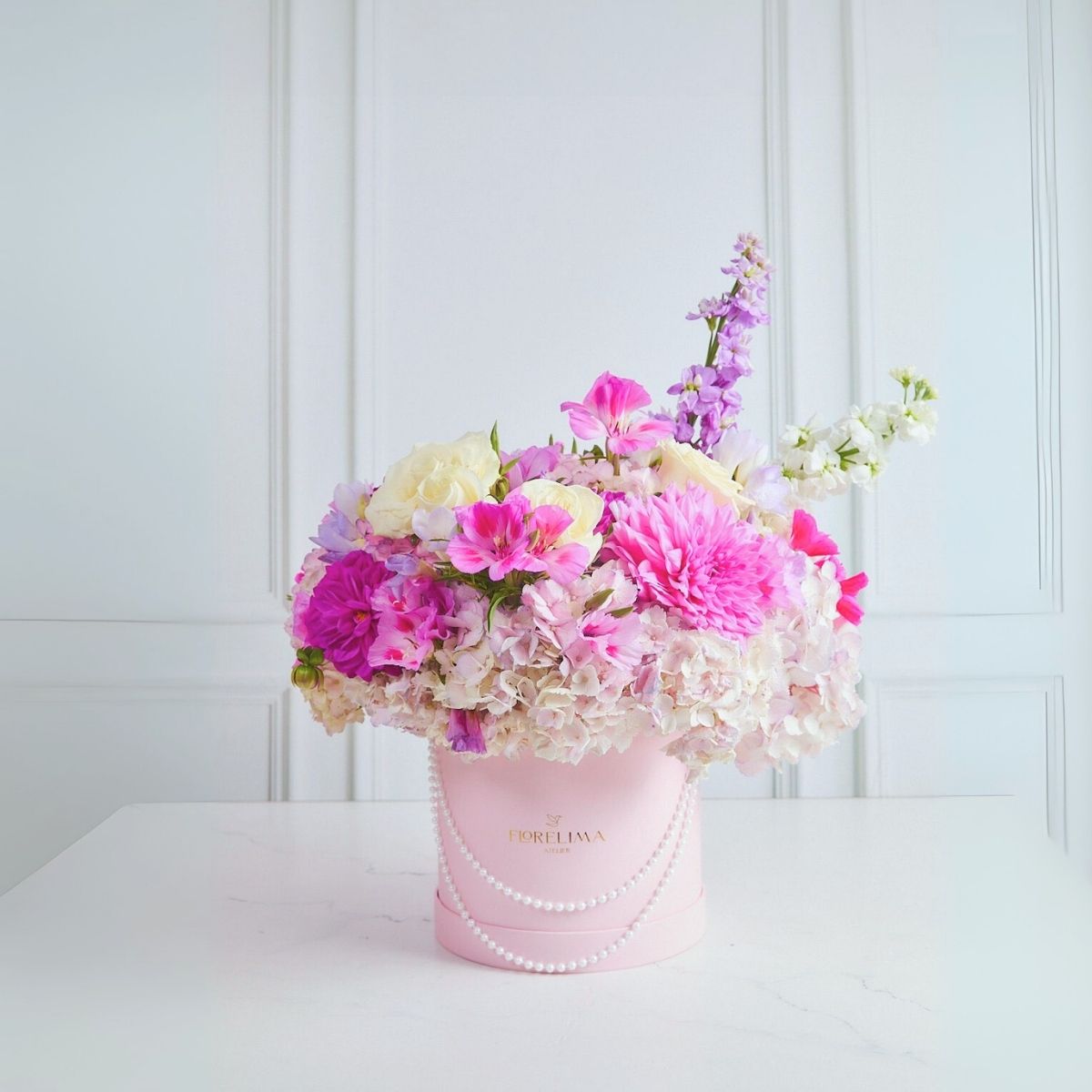Box Dalias, hortensias y rosas