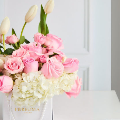 Box de  3 Tulipanes Blancos, Rosas y Hortensias
