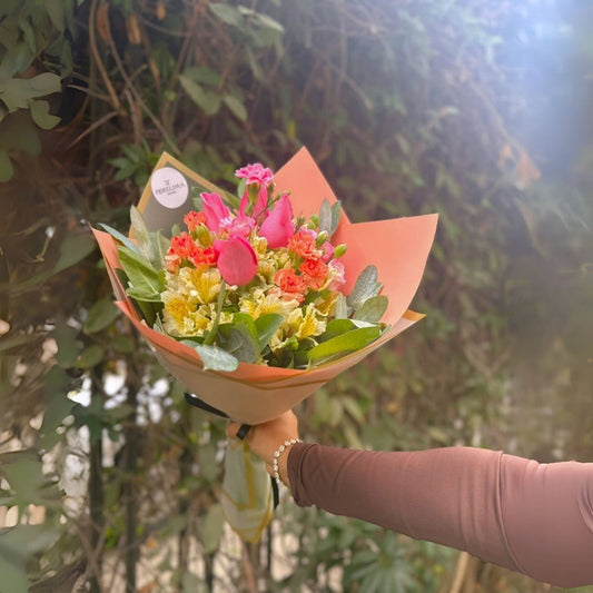Rosas y Astromelias
