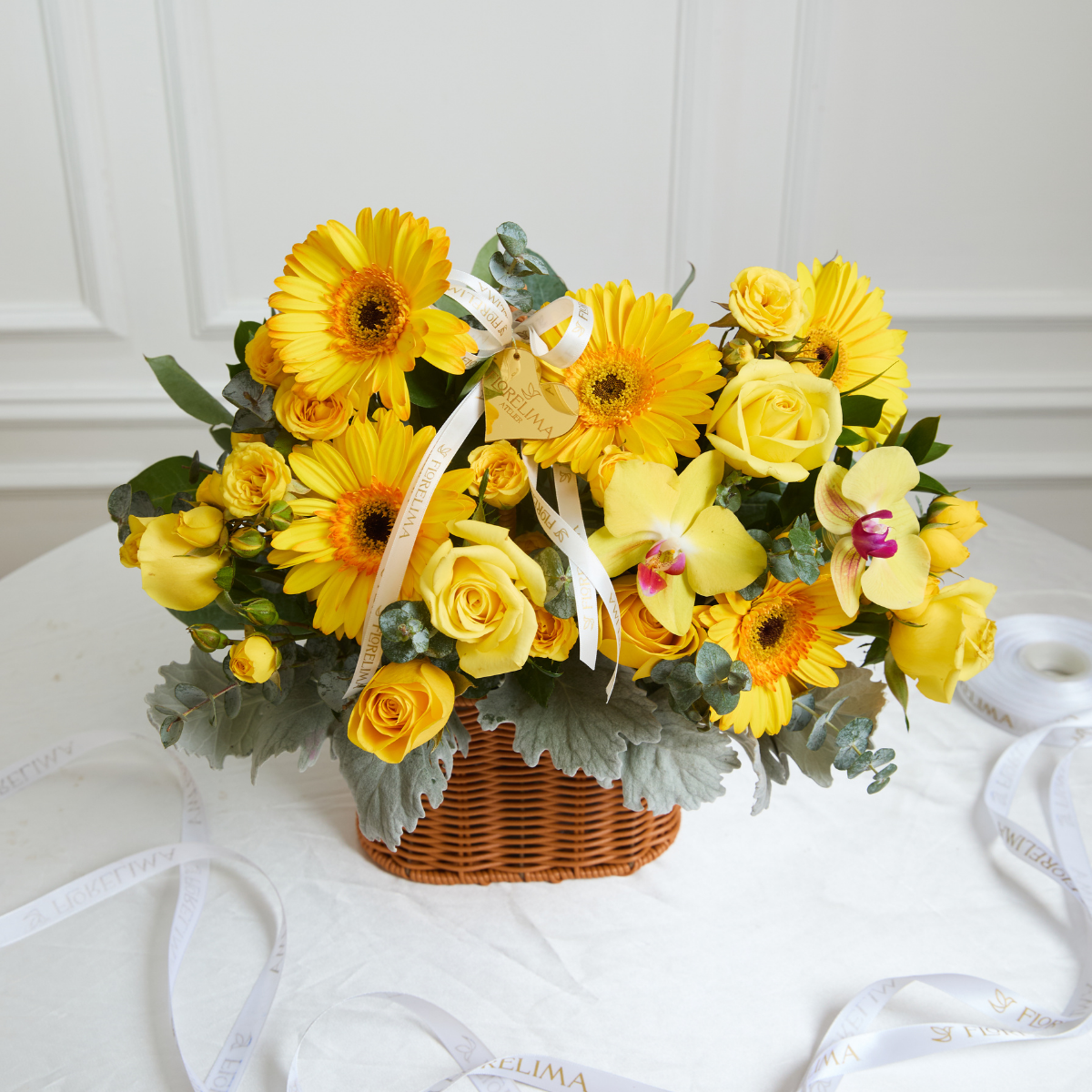 Canasta de Gerberas y Orquídeas Amarillas