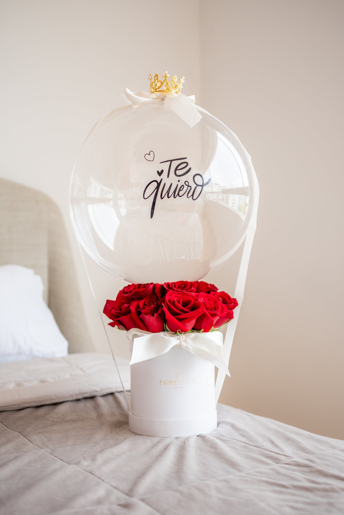 Box Amor Infinito: Rosas y Globo Burbuja