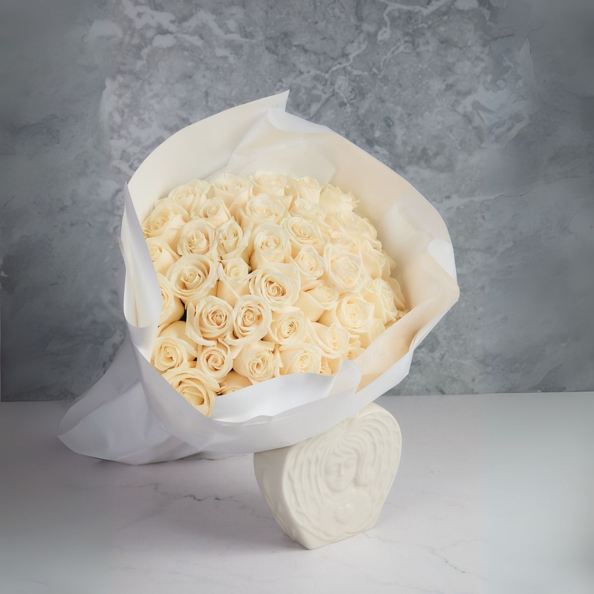 Ramo de 50 rosas blancas