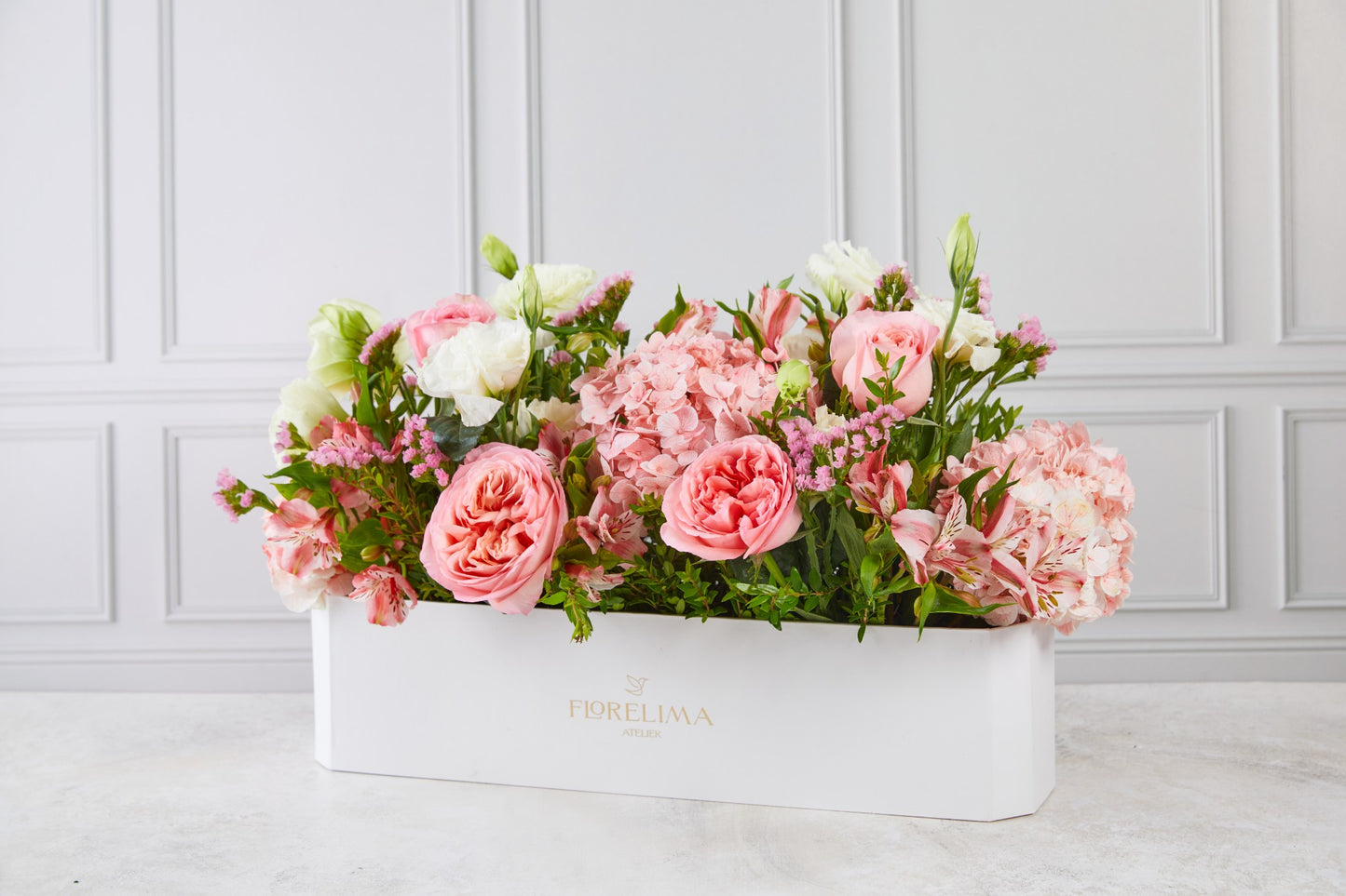 Box Jardín Encantado - Rosas, Hortensias, Lisianthus y Astromelias