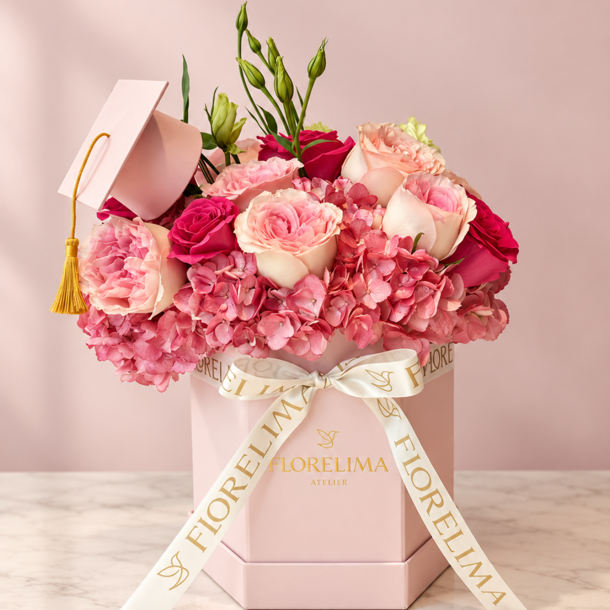 Box Graduación Encanto Rosa: Rosas y Hortensias