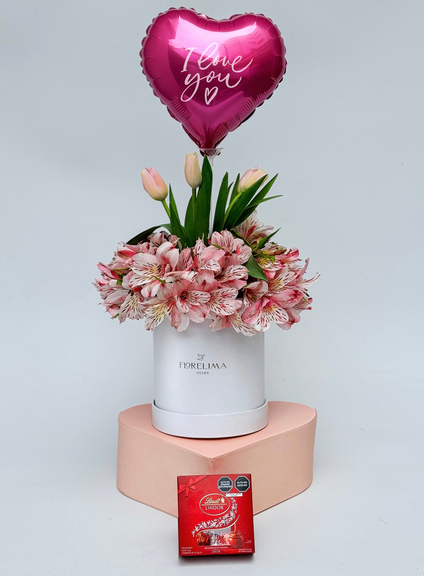 Box Sombrerera Tulipanes: Tulipanes y Astromelias + Chocolates Premium + Globo Personalizado