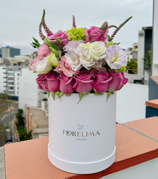 Box Romántica - Box de Rosas, Lisianthus y Hortensias