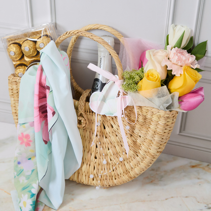Mamá Chic . Rosas, Pañuelo, Chocolates y Champagne