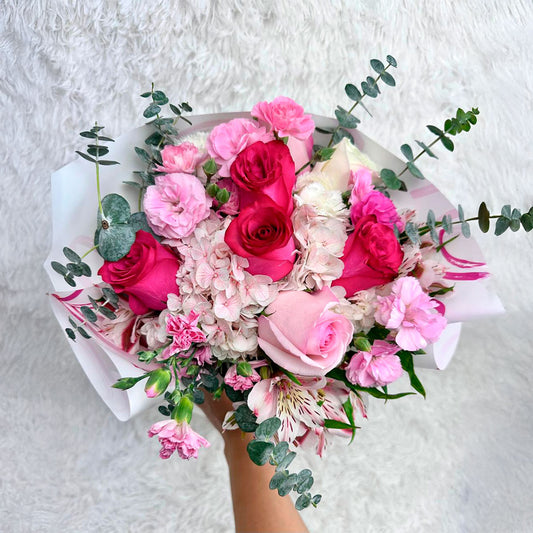 Ramo Pink: Rosas, Claveles, Hortensias y Astromelias