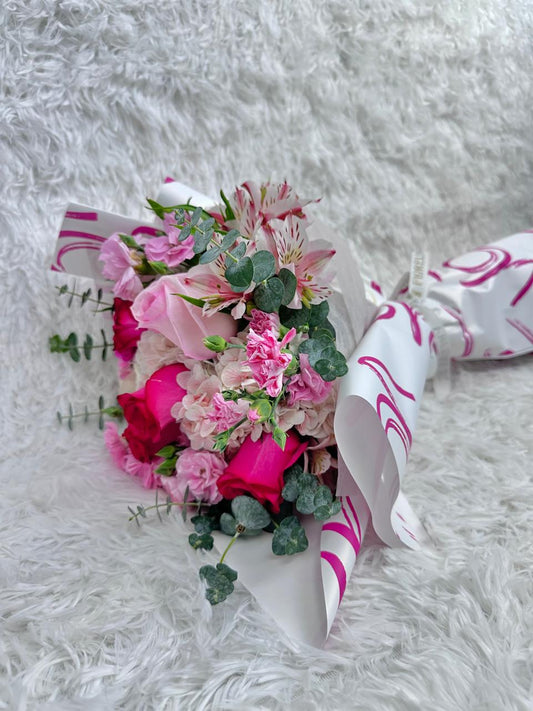 Ramo Pink: Rosas, Claveles, Hortensias y Astromelias