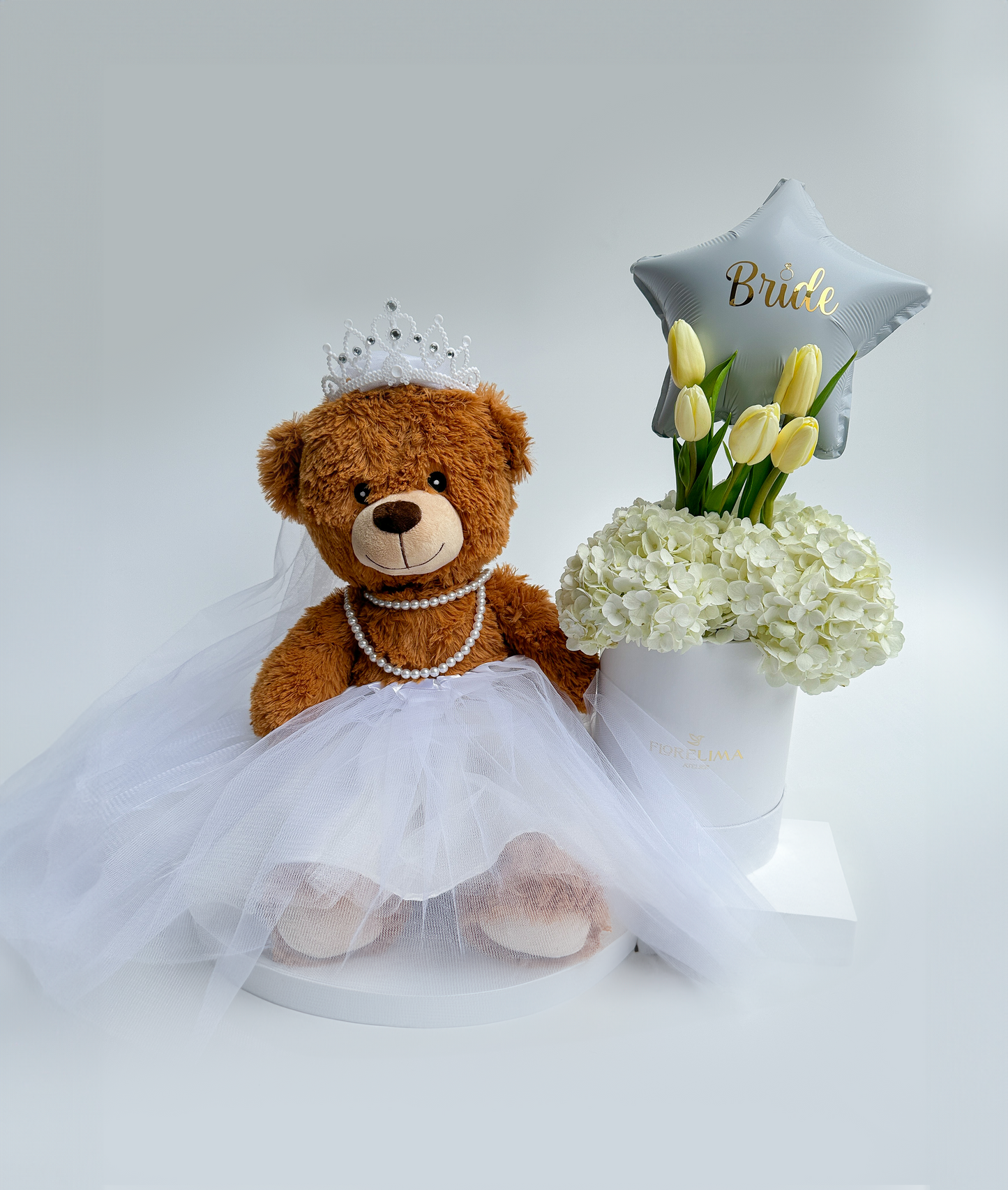 Set de Novia - Pack Bride: Box de Tulipanes y Hortensias + Osita Novia de Peluche + Globo Bride