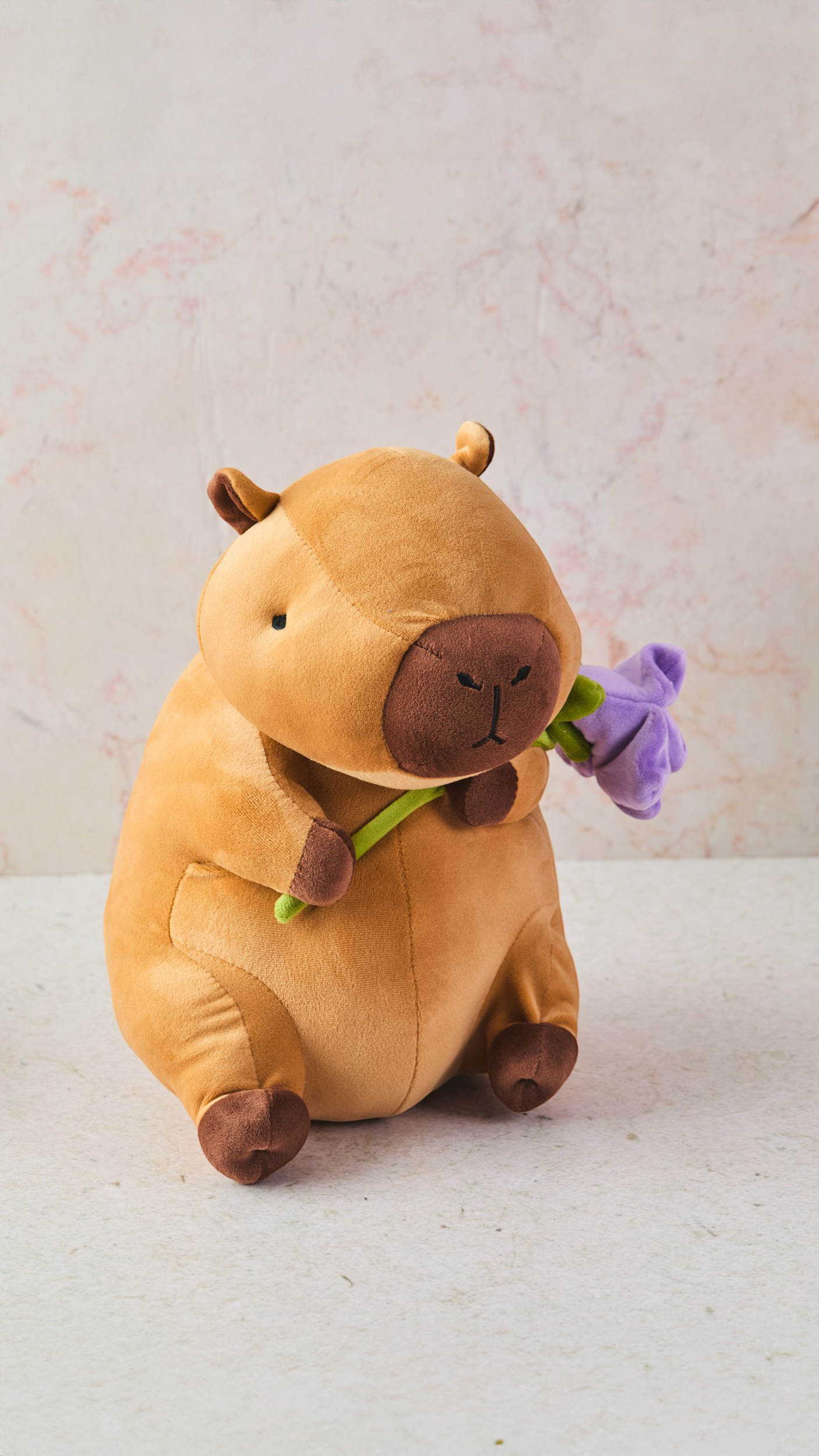 Peluche Capibara - Flores Moradas