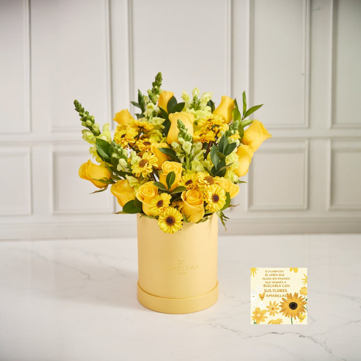 Box Brilla :  Rosas, mini girasol y flores amarillas