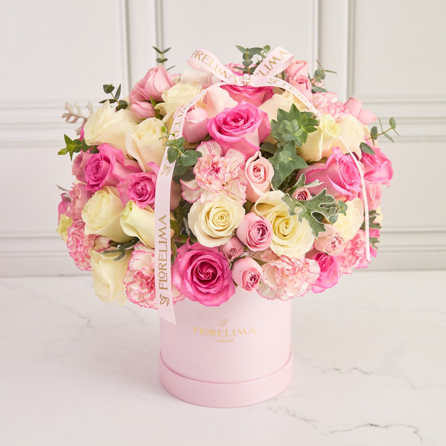 Box  Alejandra : rosas y claveles