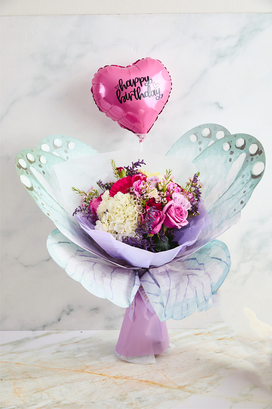 Mariposa  Turquesa -  Hortensias, rosas y claveles